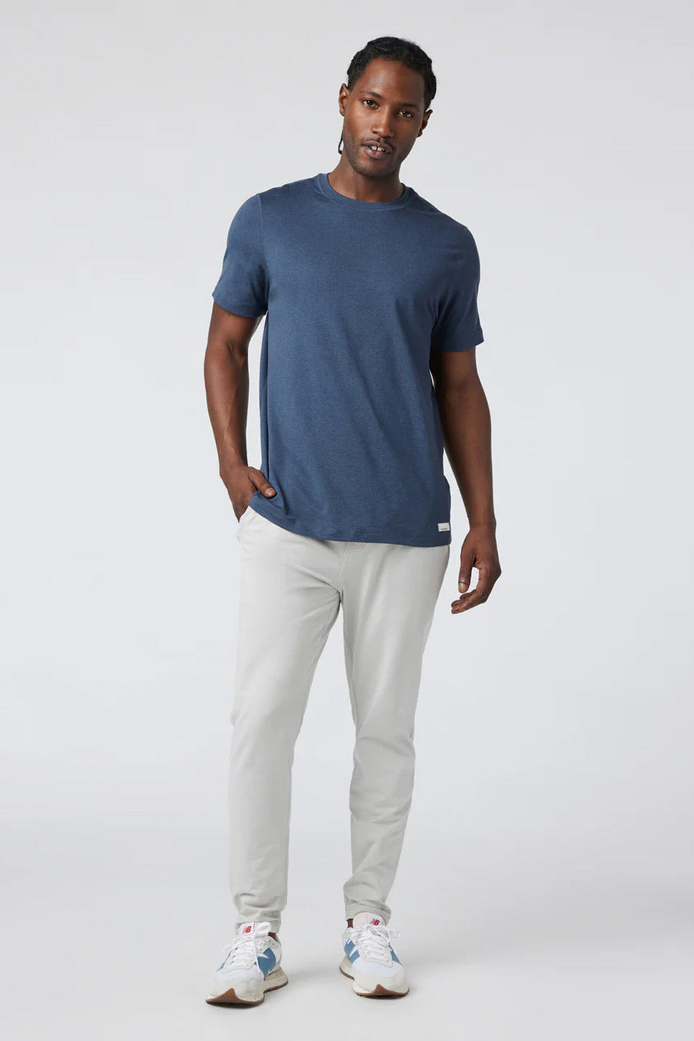 Vuori - Ponto Performance Tee - Azure Heather - Model Front