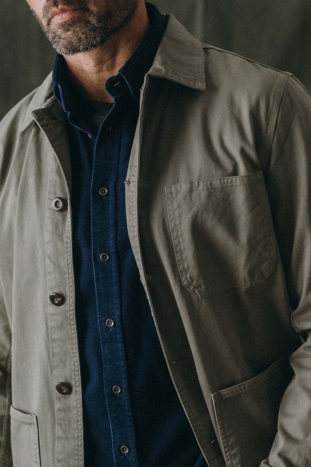 Taylor Stitch Ojai Jacket in Organic Smoked Olive — Front Detail view