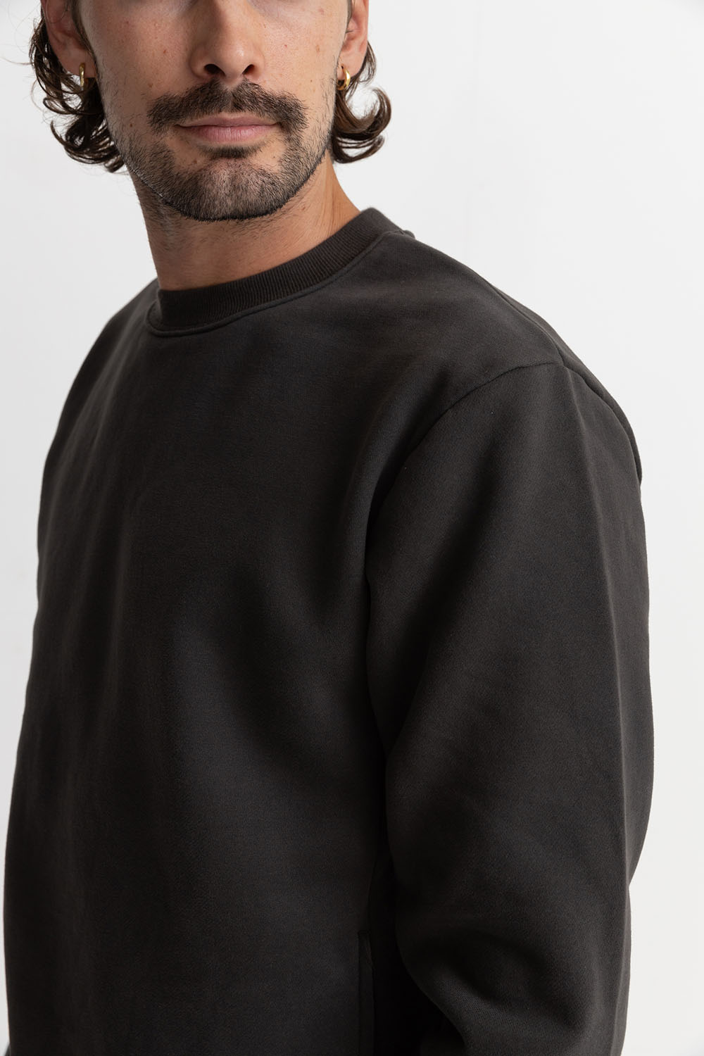 Rhythm Classic Fleece Crew in Vintage Black — Detail-Collar view