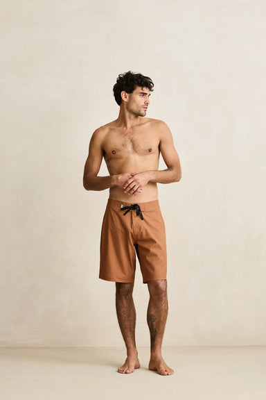 rhythm essential trunk tobacco front