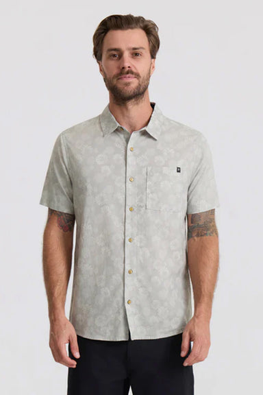 roark-journey-short-sleeve-grey-model