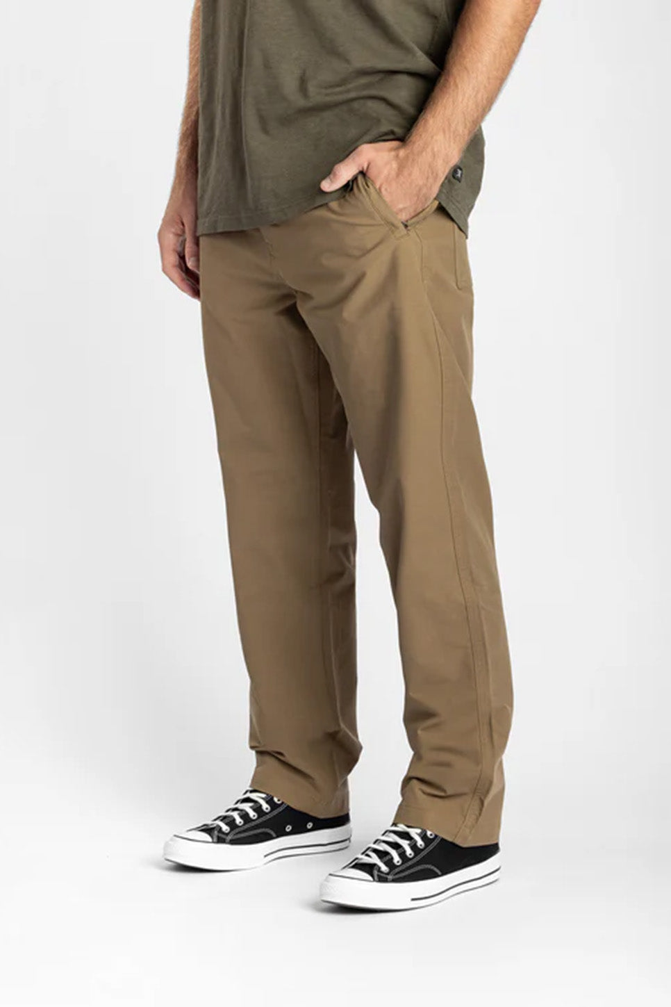 roark-layover-pro-traveler-pant-dark-khaki-side