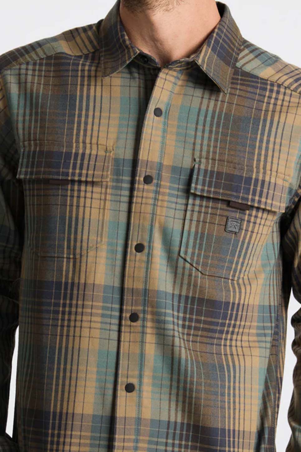 roark diablo ls flannel khaki detail