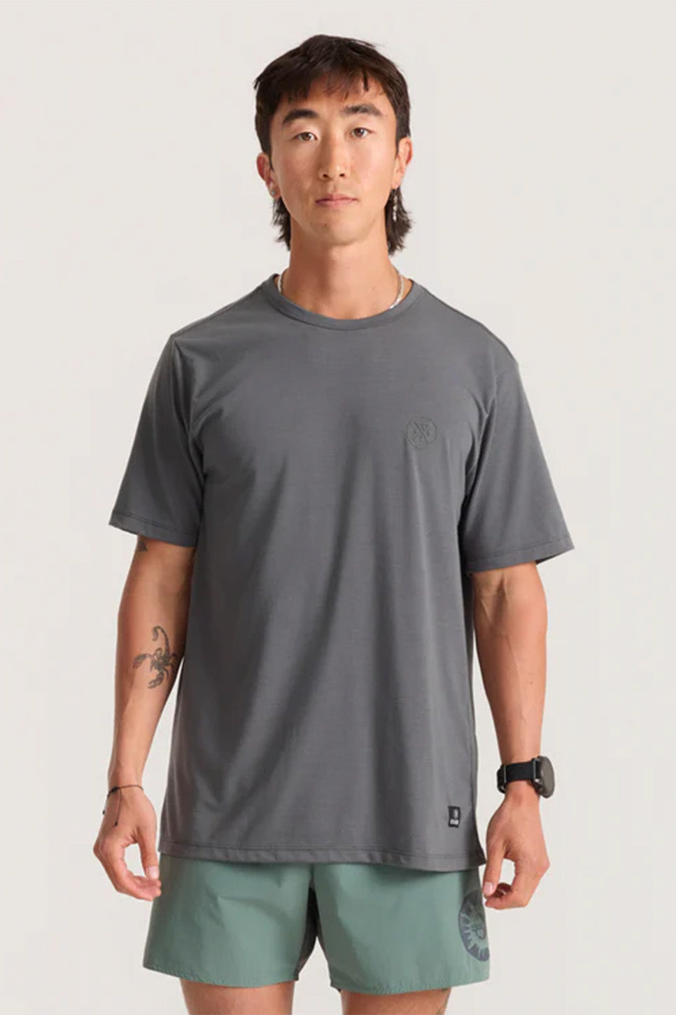 roark mathis active ss charcoal front