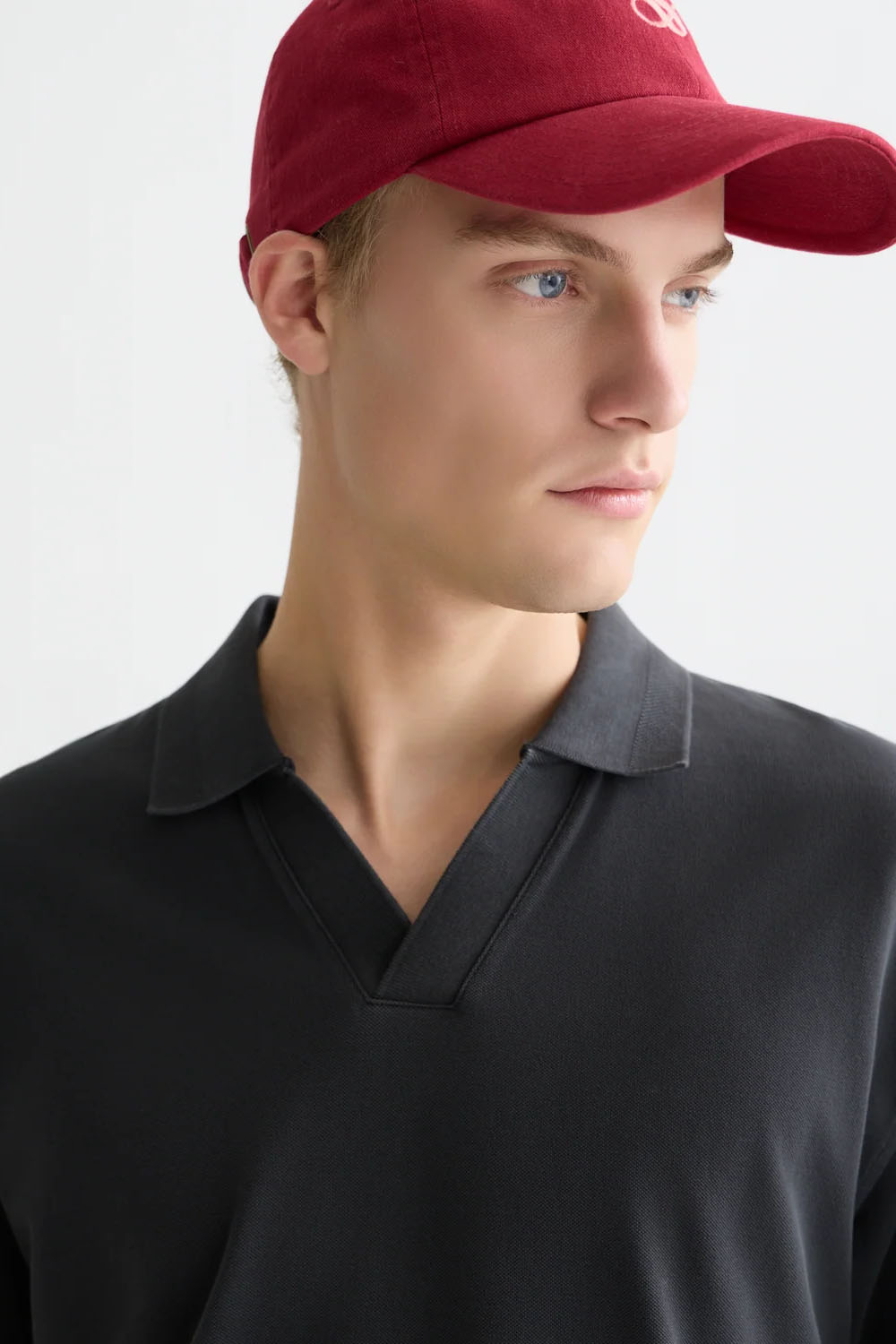 scotch and soda 3 crosses garment dyed polo in meteorite detailed view