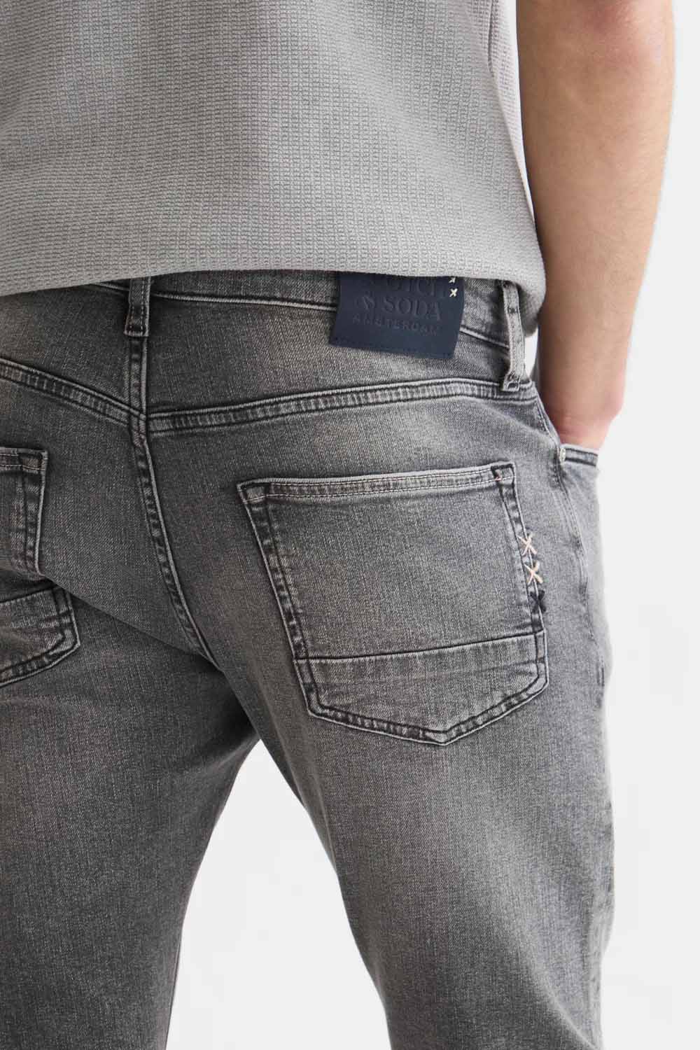 scotch-and-soda-ralston-lazy-hazy-detail