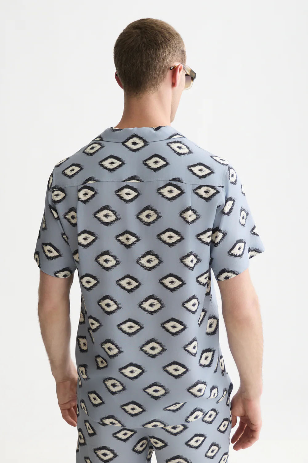scotch-and-soda-viscose-printed-shirt-glitch-geo-tradewinds-back