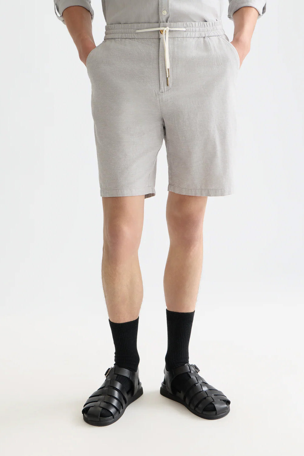scotch and soda fave linen chino short grey front