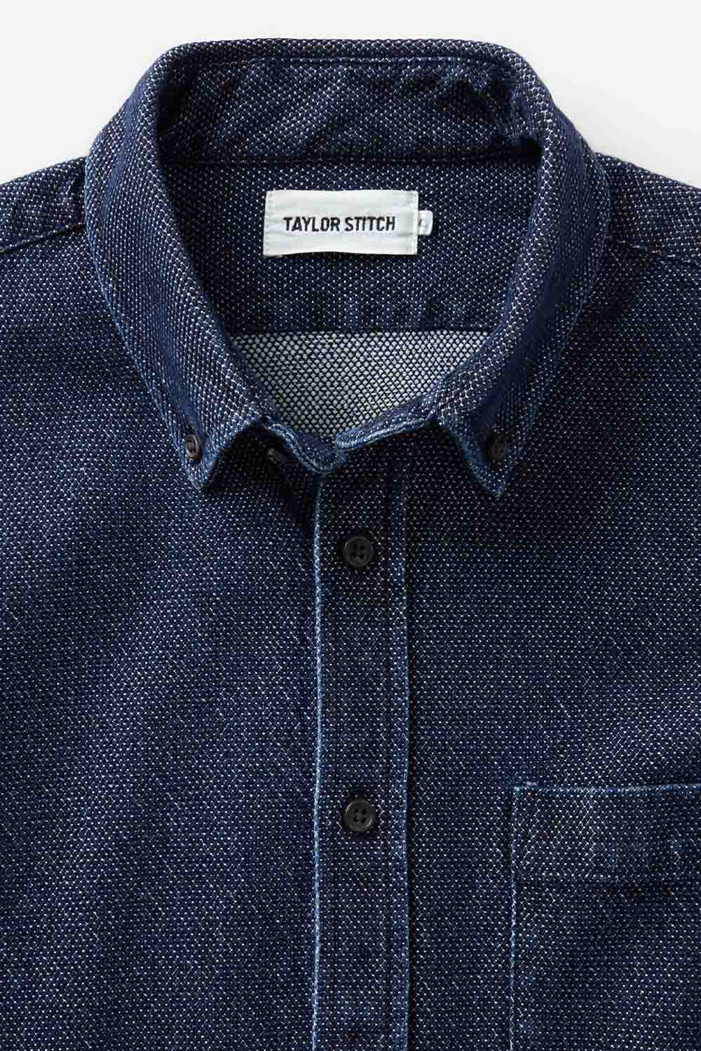 Taylor Stitch The Jack in Rinsed Indigo Japanese Jacquard Dot — Detail-Collar view