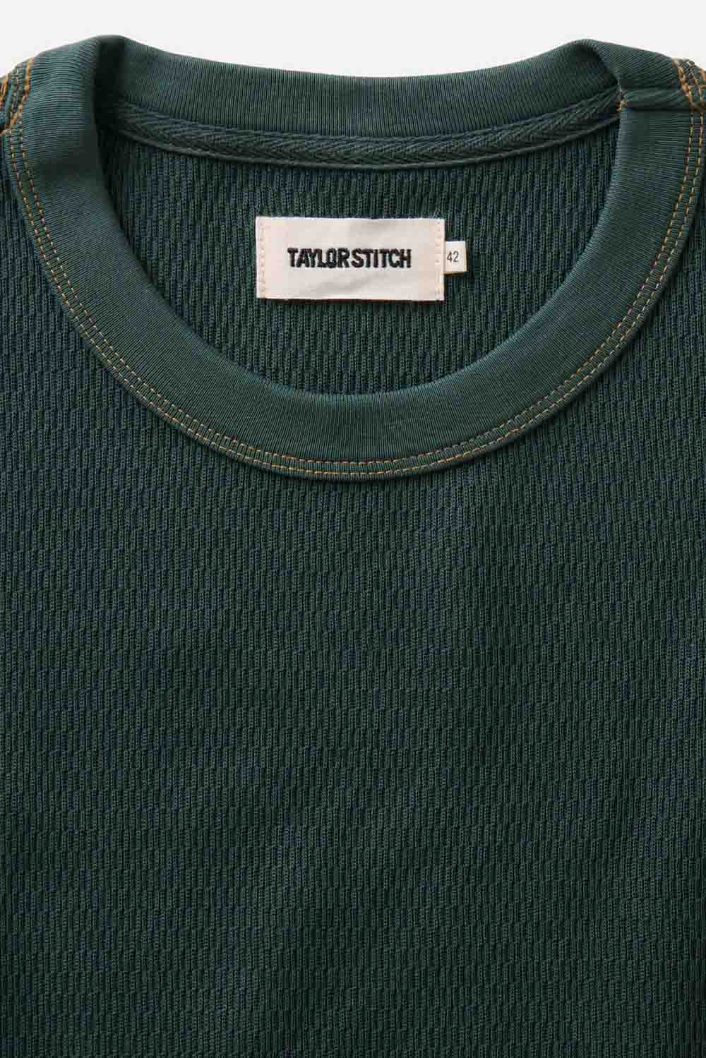 taylor-stitch-the-organic-cotton-short-sleeve-crew-dark-forest-waffle-collar