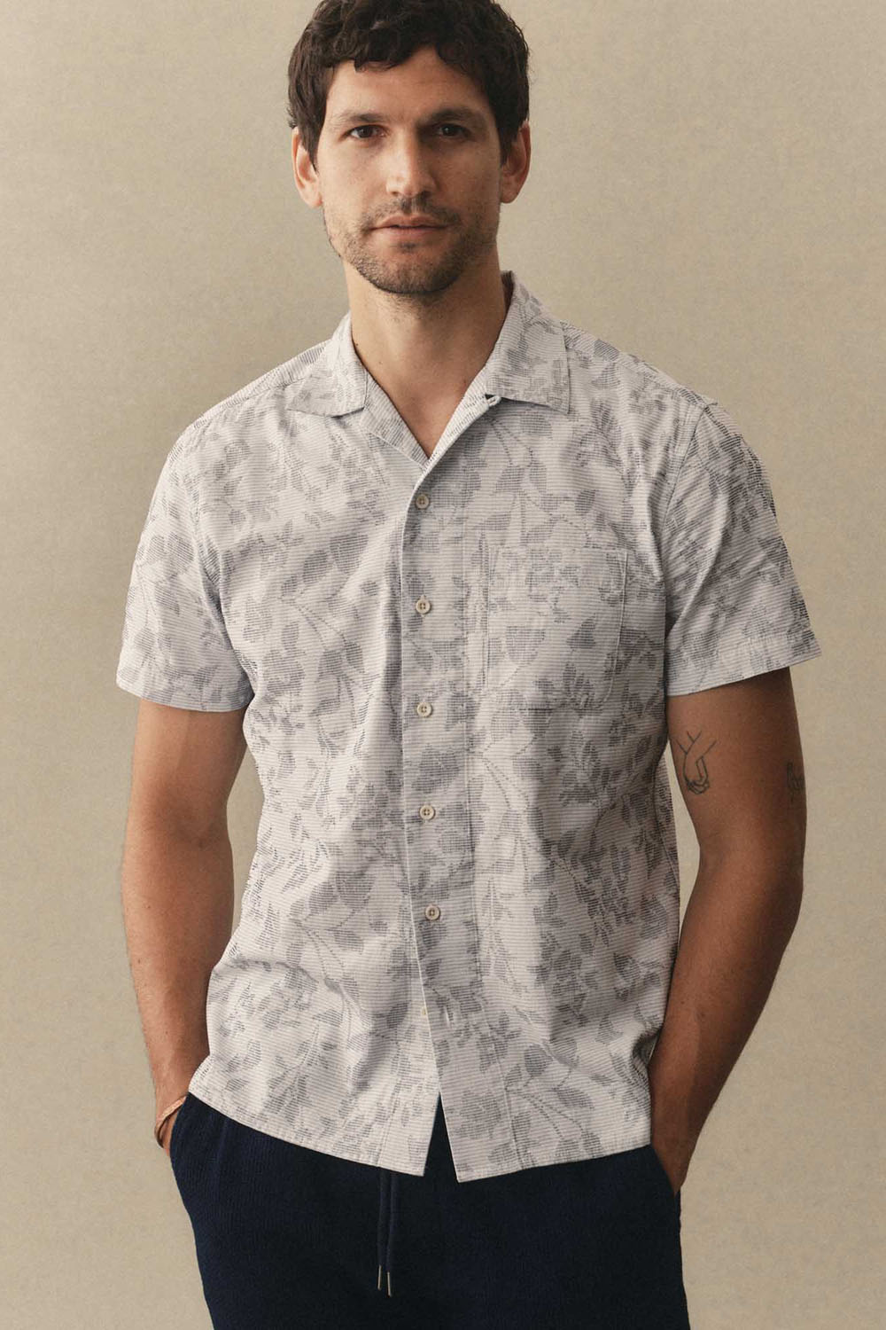 taylor stitch the hawthorne ss sky blue floral model