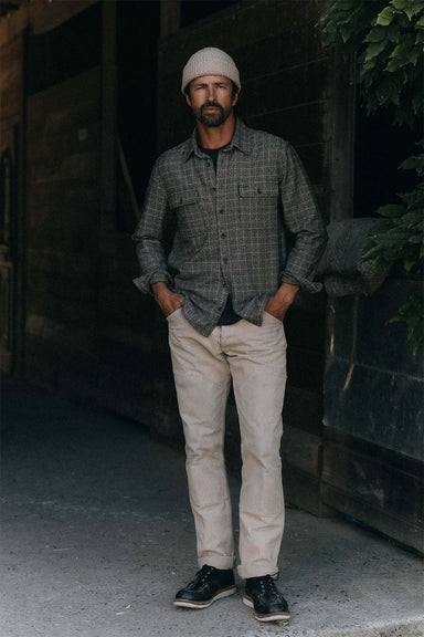 Taylor Stitch THE LEDGE SHIRT Coal Plaid Model