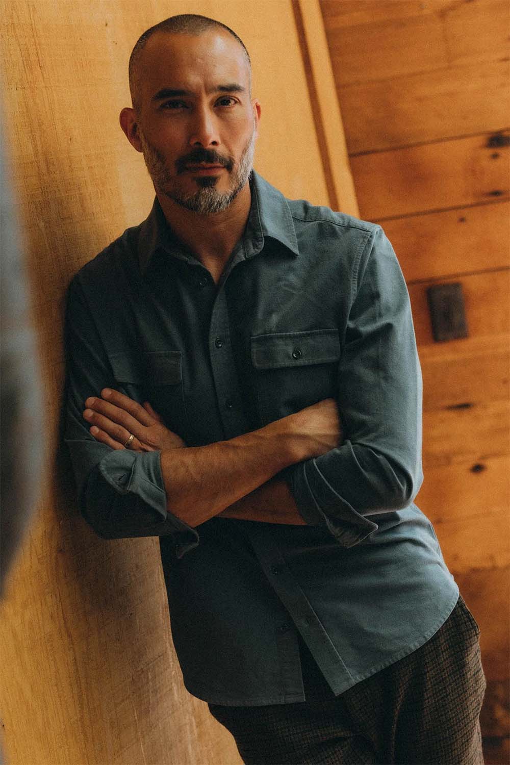 Taylor Stitch THE YOSEMITE SHIRT Slate Model