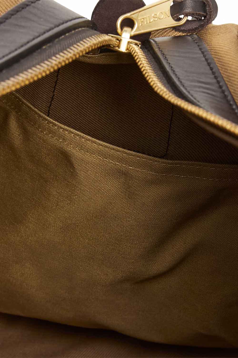 Filson - Medium Duffle Bag - Tan - Pocket