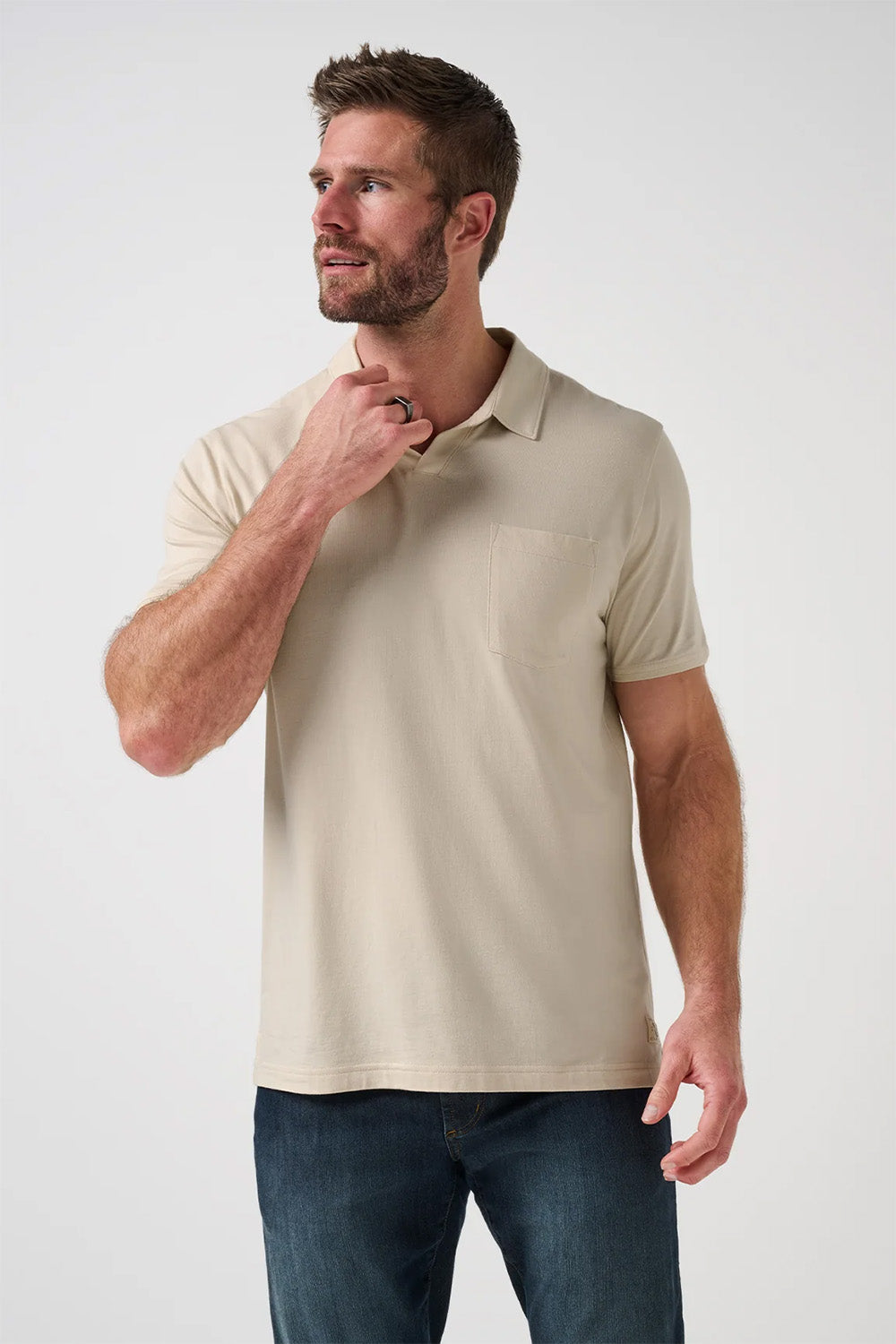 travis mathew cloud popover polo italian sand