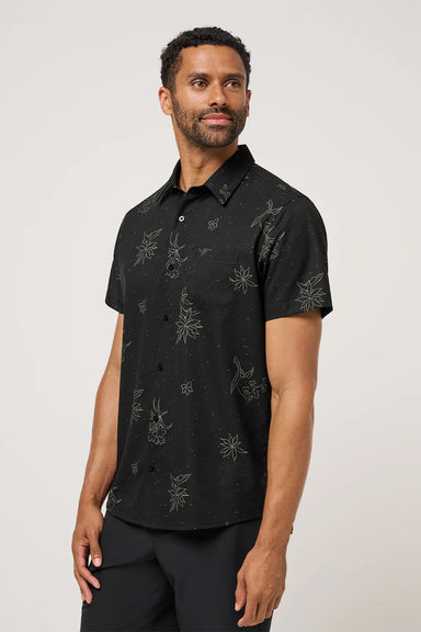 travis mathew techwoven holding court black side