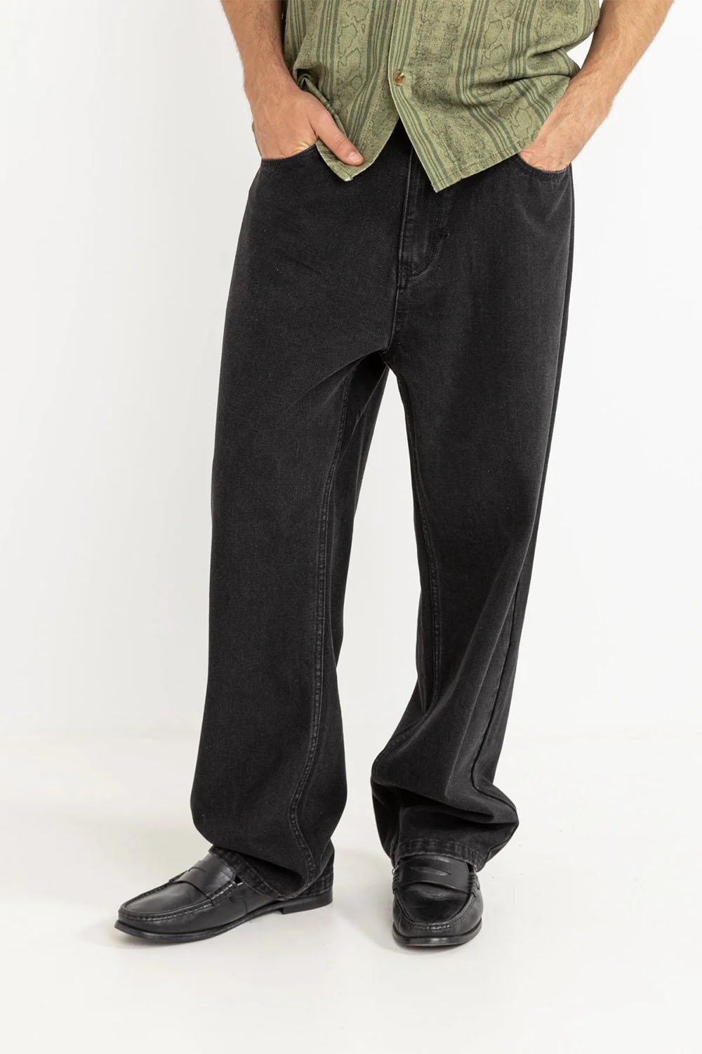 Rhythm Essential Jean Worn Black Front