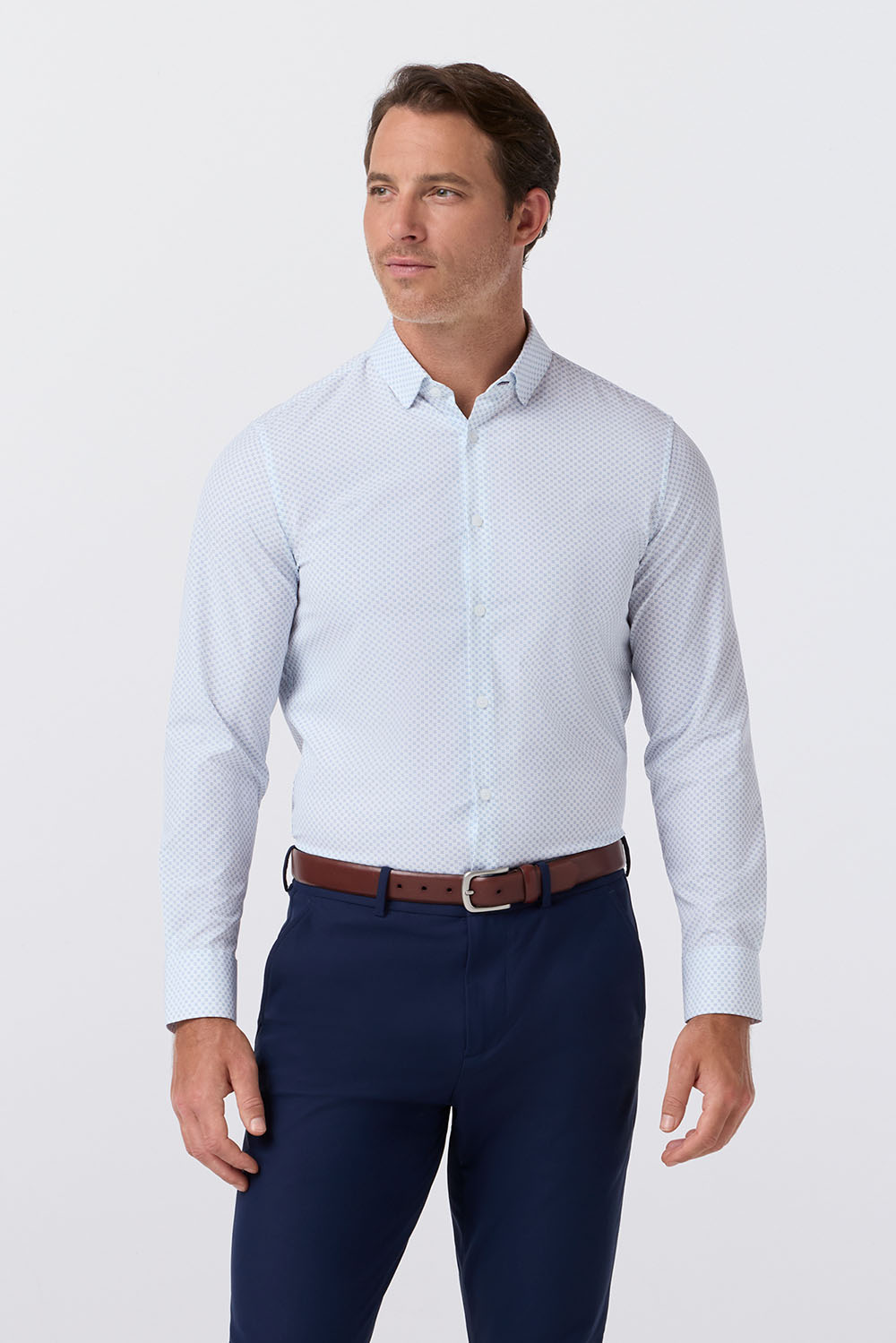 Mizzen+Main Leeward Dress Shirt in Cloud Blue Crest Dot — Front view
