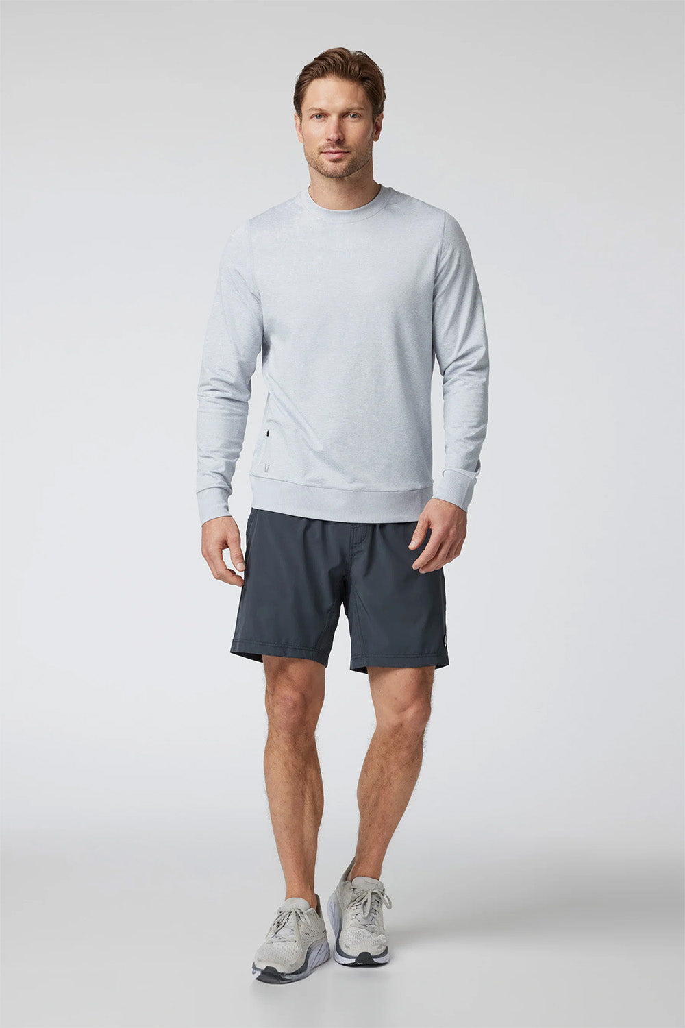 Vuori Kore Short Lined 7" in Charcoal — Full-body view