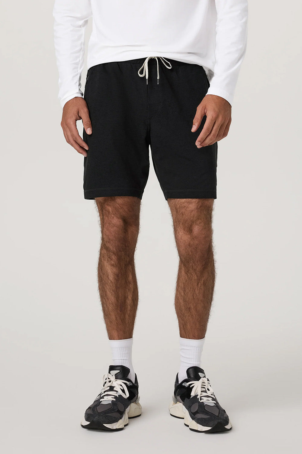 Vuori Ponto Performance Short 7 in Black Heather — Front view