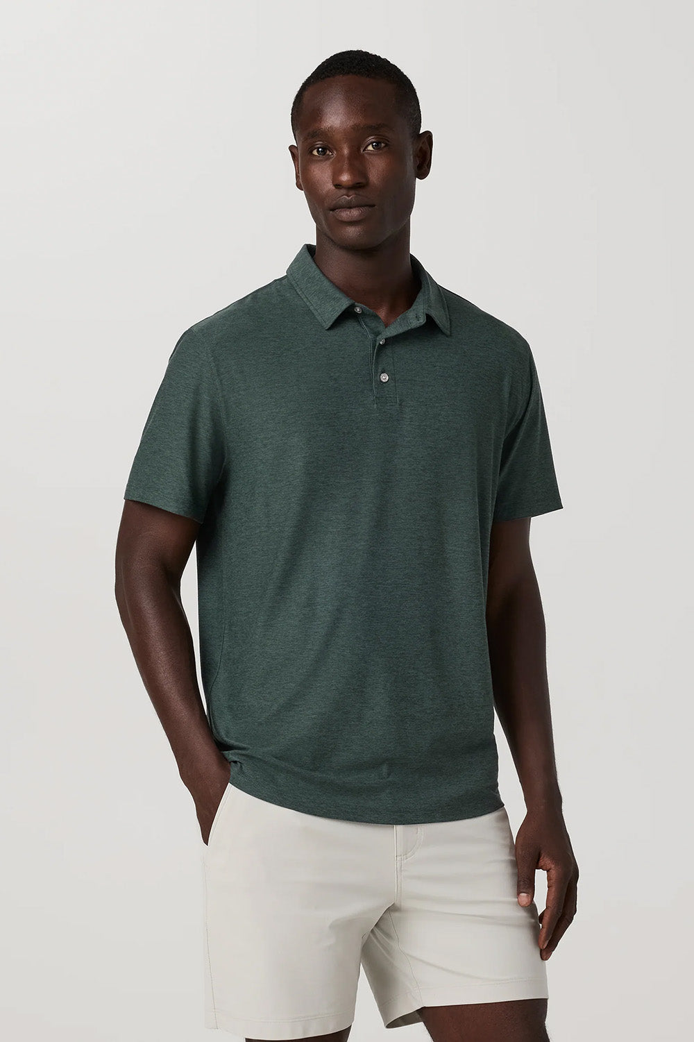 Vuori Strato Tech Polo in Hemlock Heather — Front view