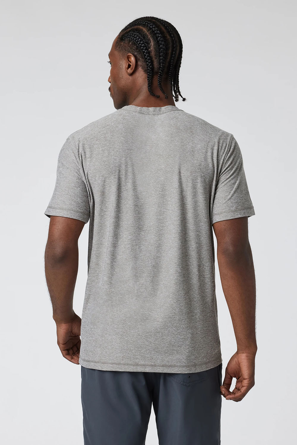 vuori-strato-tech-tee-heather-grey-back