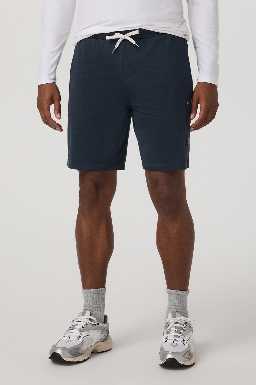 Vuori Sunday Performance Short in Ink Heather — Front view