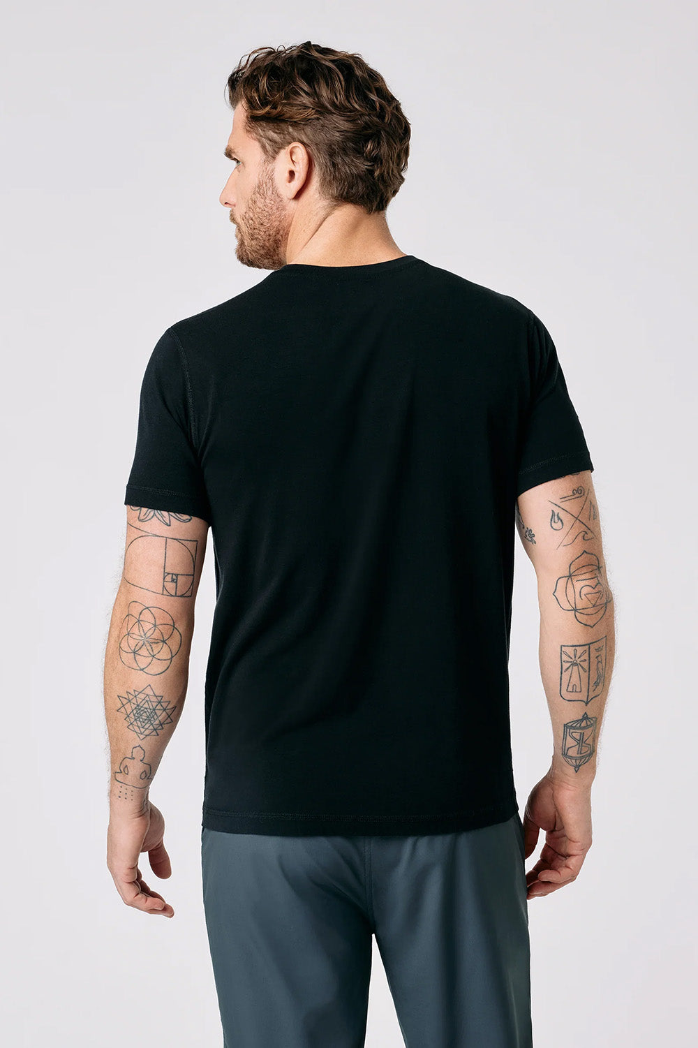 Vuori Tuvalu Tee in Black — Back view