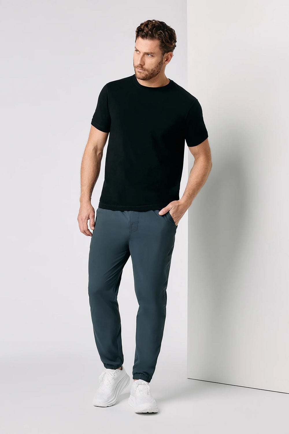 Vuori Tuvalu Tee in Black — Full-body view