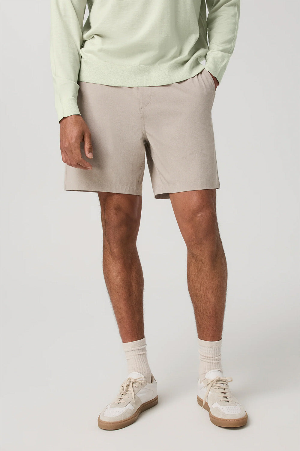 vuori aim ewaist short khaki linen texture front