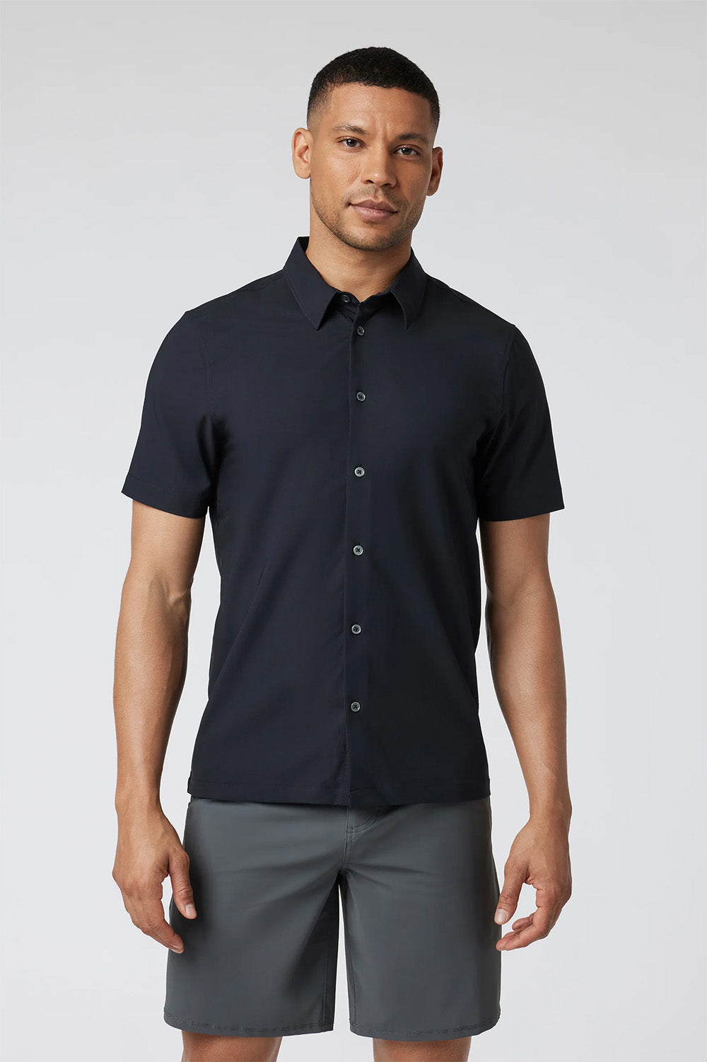 vuori manhattan ss black front