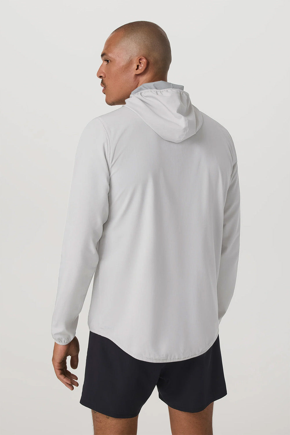 vuori outdoor trainer shell grey mist linen texture back
