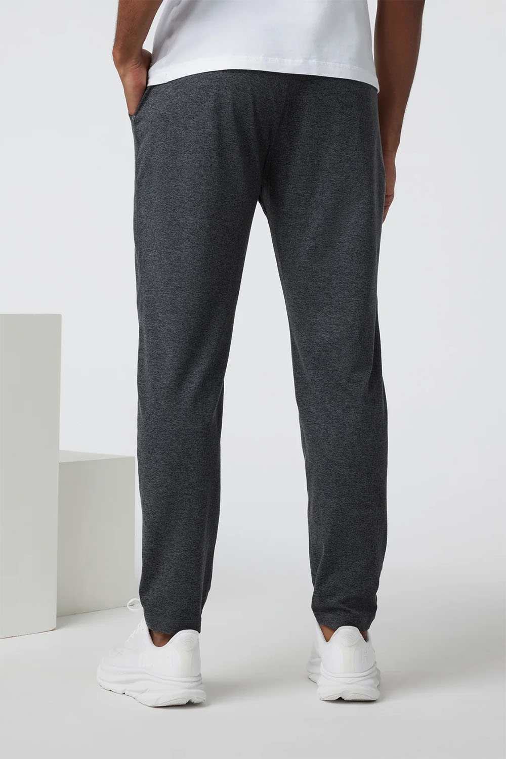 vuori ponto performance pant charcoal heather back