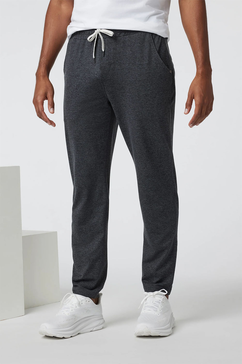 vuori ponto performance pant charcoal heather front