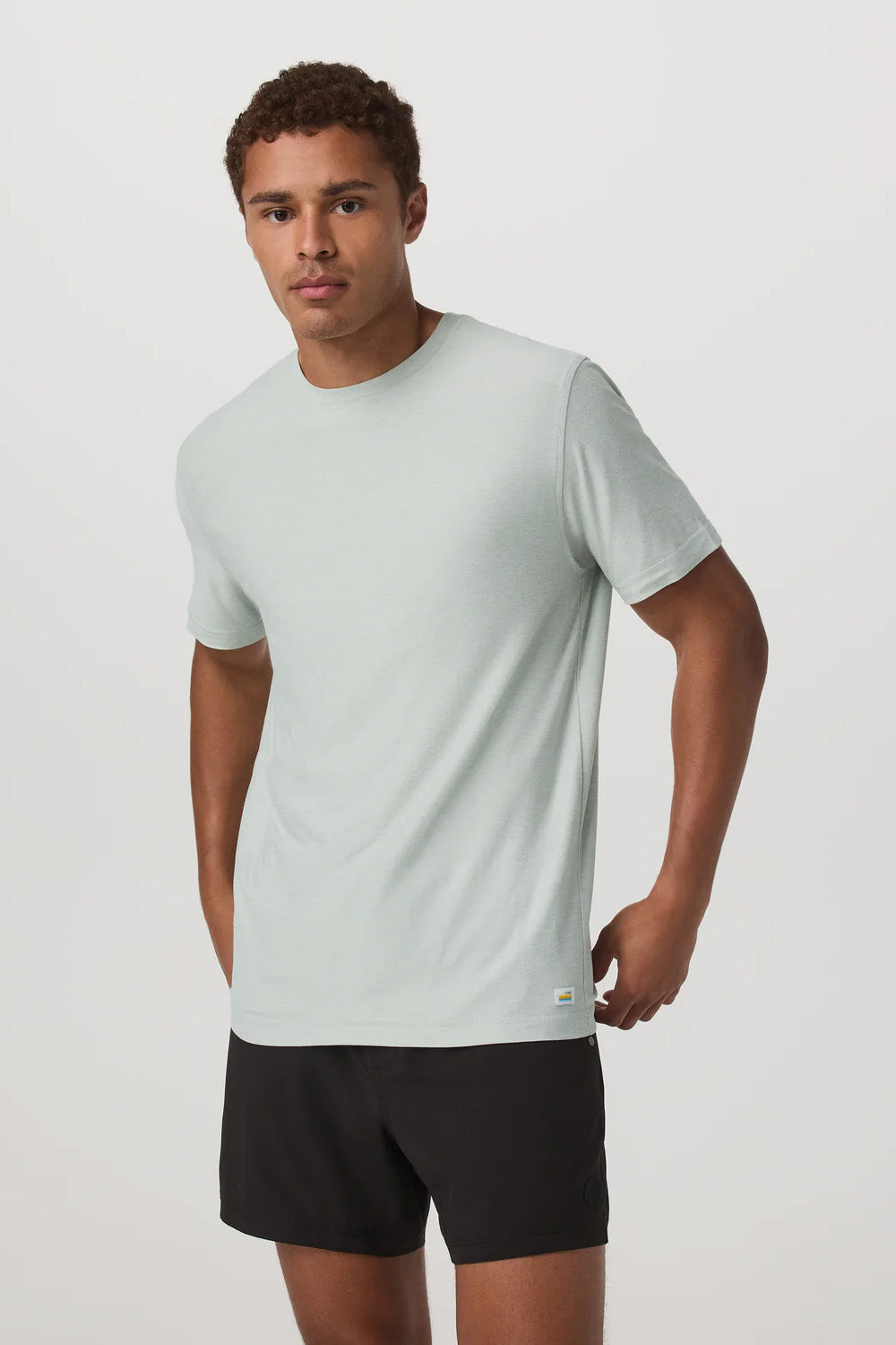 vuori strato tech tee storm blue heather front