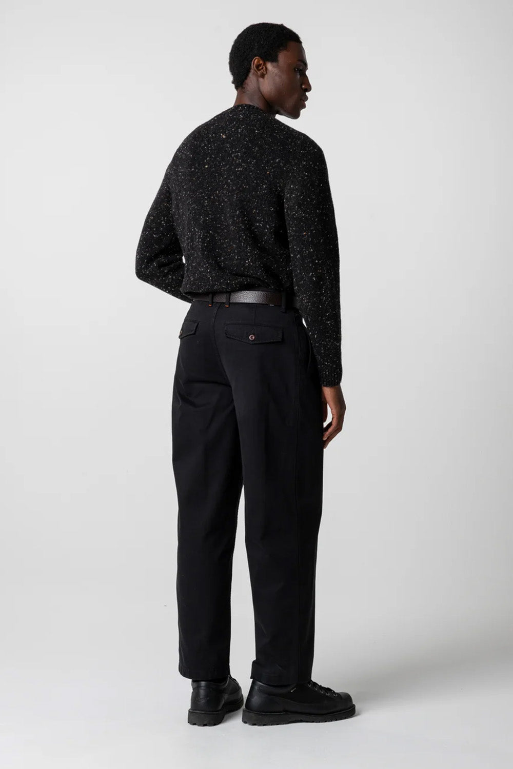 Finisterre - Furlong Crew - Raven - Model Back