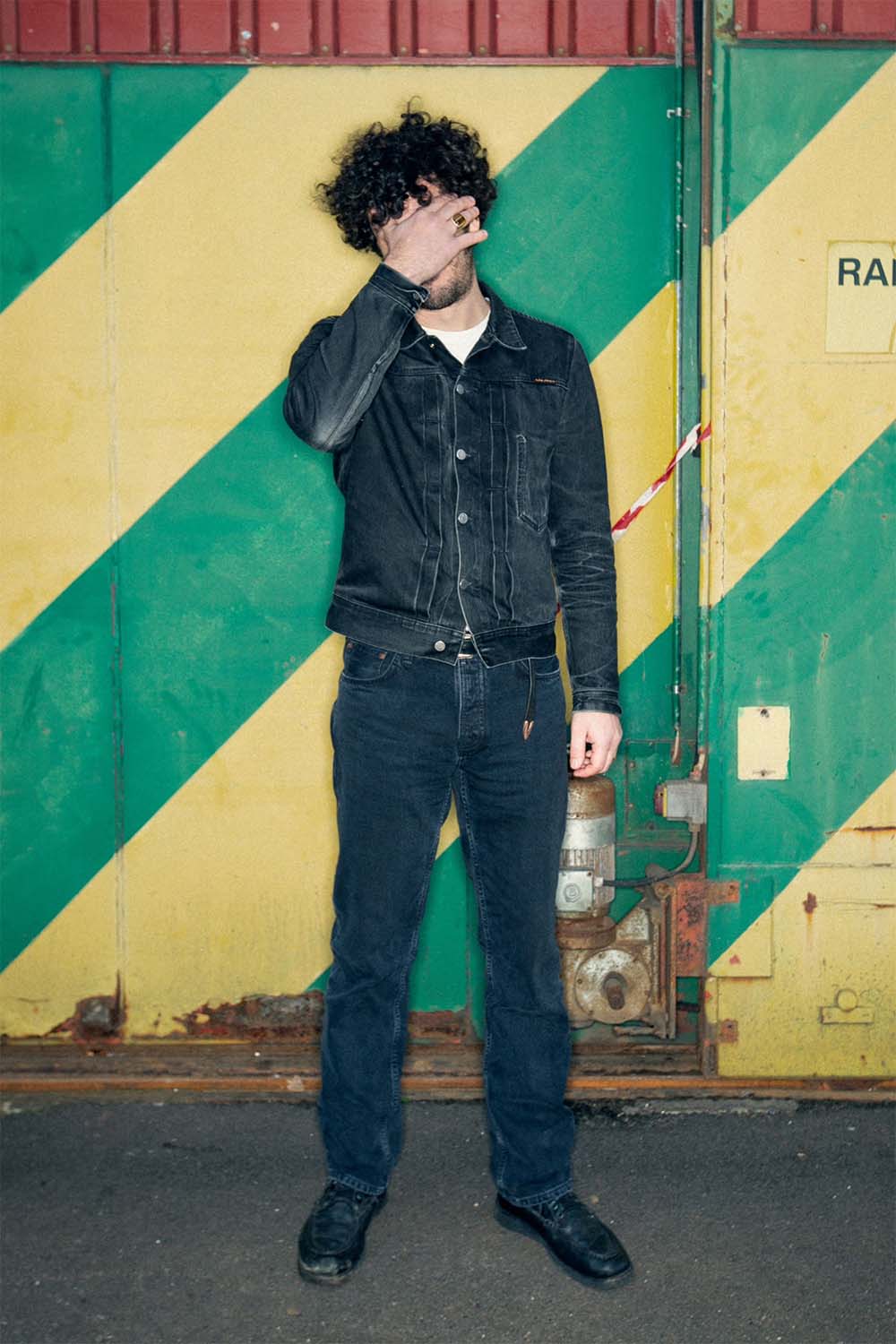 Nudie Jeans - Rad Rufus - Black Vintage - Model