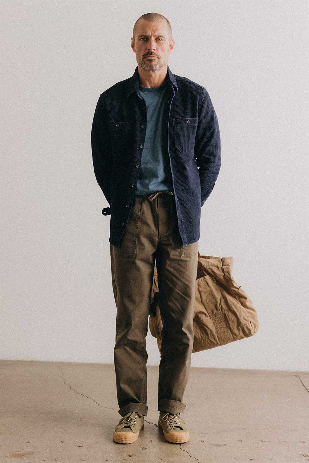 Taylor Stitch - The Breakwater Pant - Mushroom Ripstop - Model