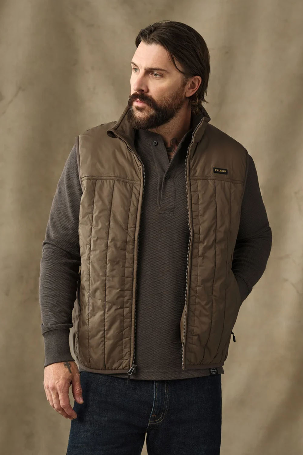 Filson - Ultralight Vest - Teak - Model Front