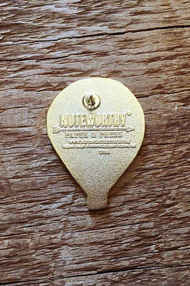 noteworthy-paper-and-press-hot-air-balloon-pin-back